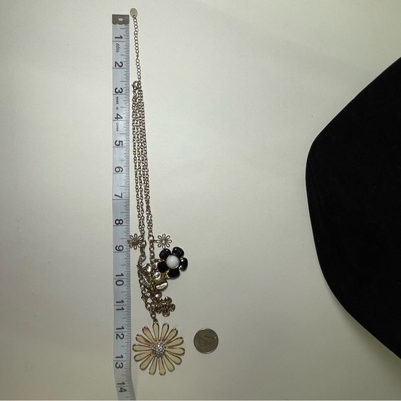Floral Gold Tone Cream and Black Necklace - Picture 4 of 4